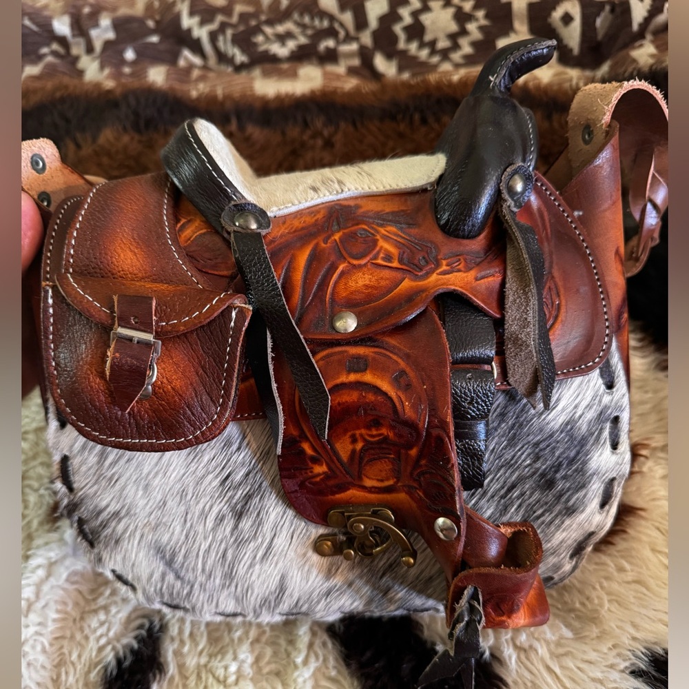 Saddle purse.
